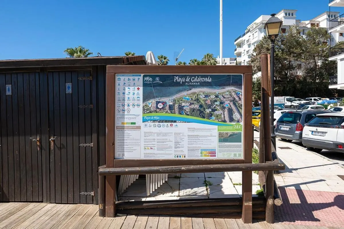 Marvellous 1 Bedroom Beachfront Flat With Parking And Pool Sitio de Calahonda