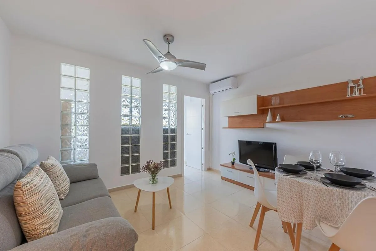 Marvellous 1 Bedroom Beachfront Flat With Parking And Pool Sitio de Calahonda