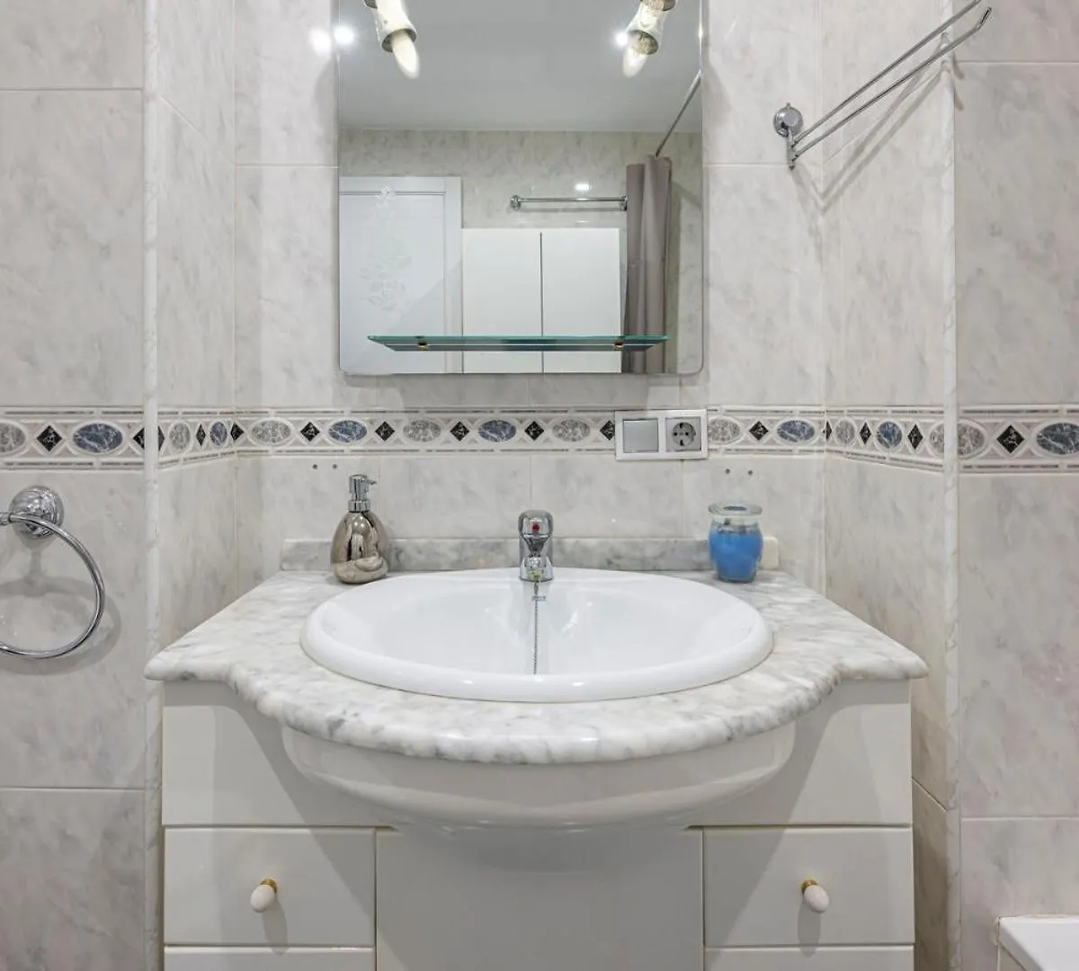 شقة Marvellous 1 Bedroom Beachfront Flat With Parking And Pool Sitio de Calahonda