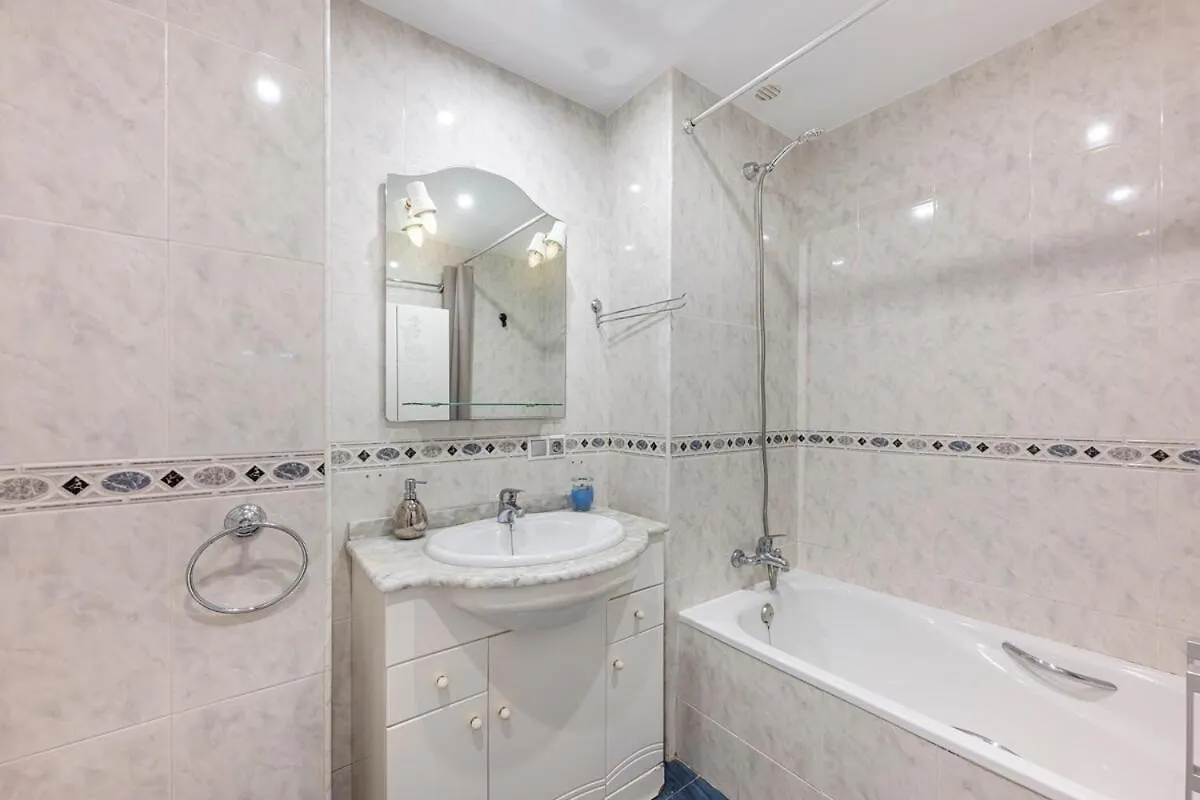 Marvellous 1 Bedroom Beachfront Flat With Parking And Pool Sitio de Calahonda إسبانيا
