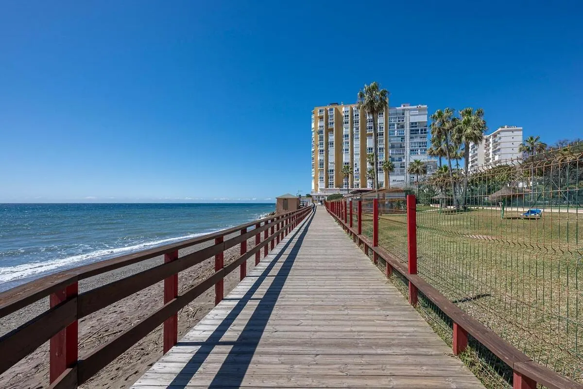 شقة Marvellous 1 Bedroom Beachfront Flat With Parking And Pool Sitio de Calahonda
