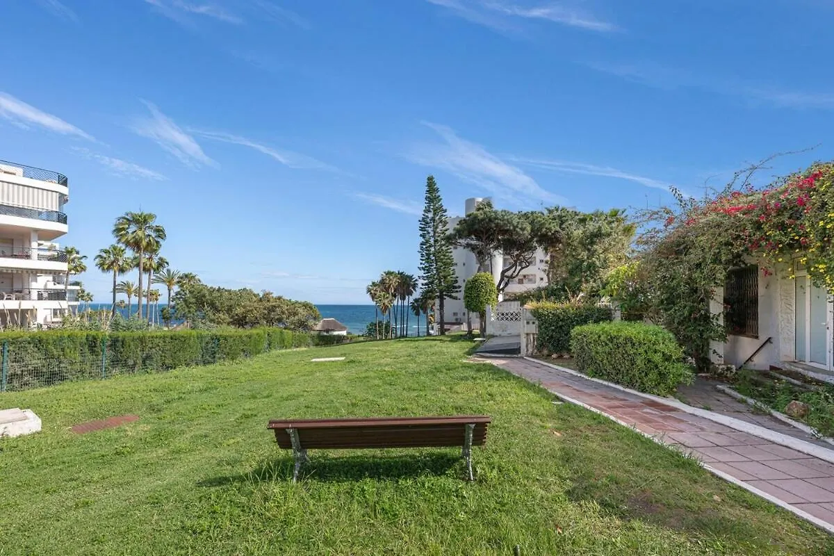 Marvellous 1 Bedroom Beachfront Flat With Parking And Pool Sitio de Calahonda 0*,