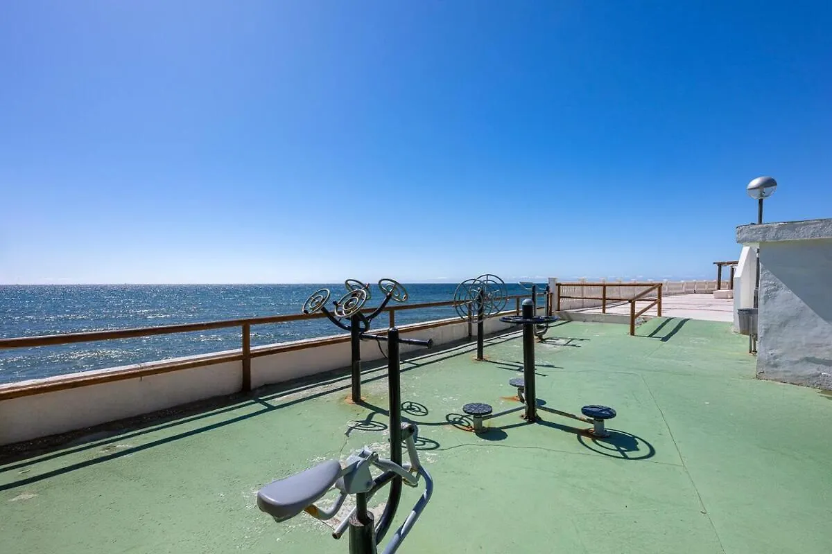 Marvellous 1 Bedroom Beachfront Flat With Parking And Pool Sitio de Calahonda 0*,