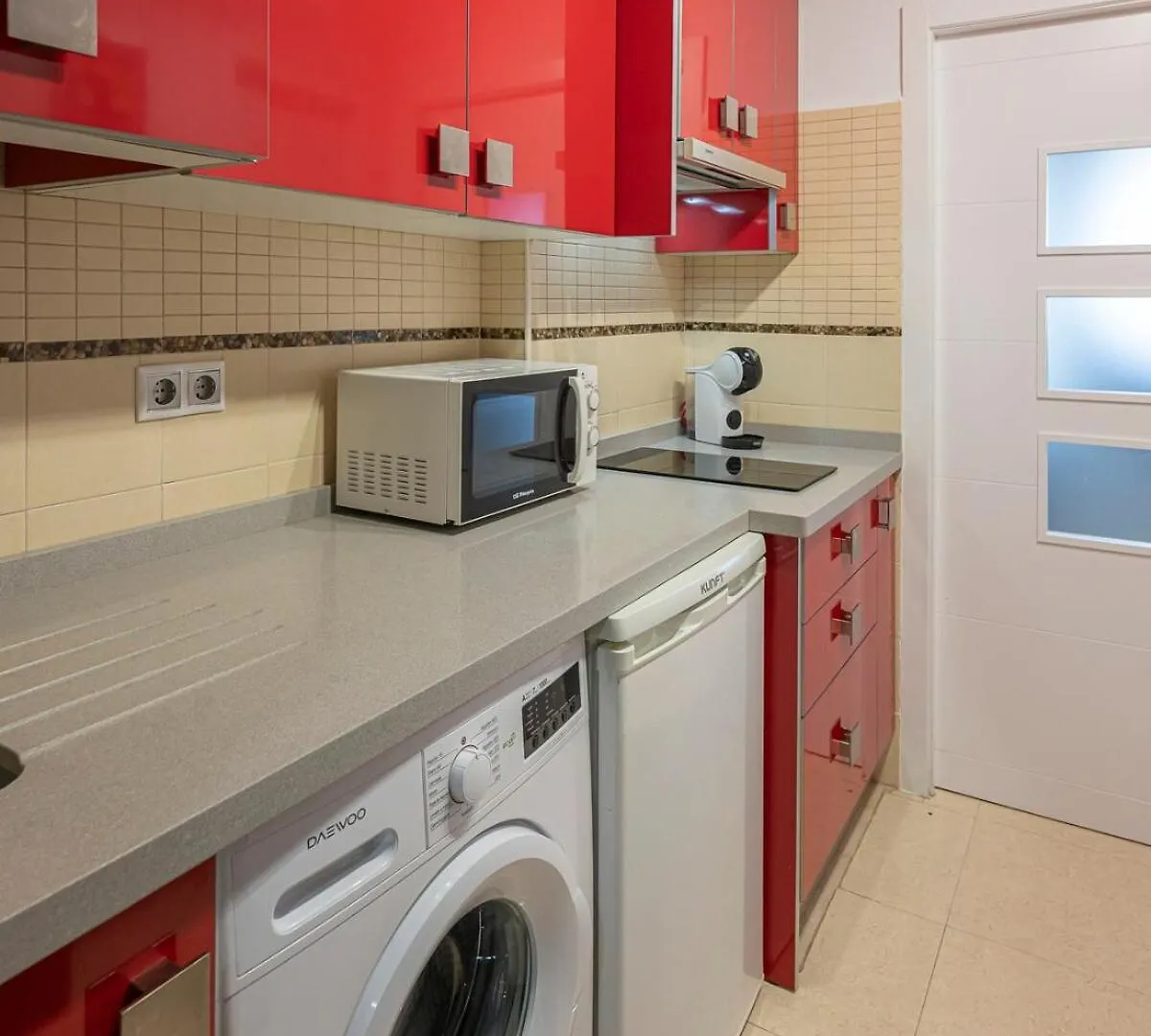 Marvellous 1 Bedroom Beachfront Flat With Parking And Pool Sitio de Calahonda إسبانيا