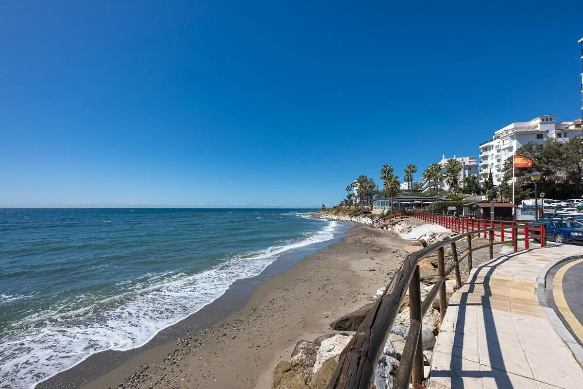 Marvellous 1 Bedroom Beachfront Flat With Parking And Pool Sitio de Calahonda إسبانيا