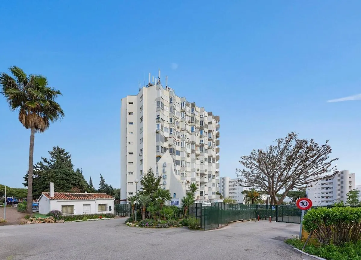 شقة Marvellous 1 Bedroom Beachfront Flat With Parking And Pool Sitio de Calahonda