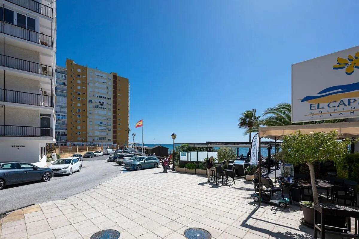 شقة Marvellous 1 Bedroom Beachfront Flat With Parking And Pool Sitio de Calahonda إسبانيا