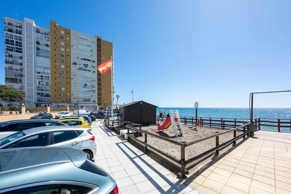 Marvellous 1 Bedroom Beachfront Flat With Parking And Pool Sitio de Calahonda