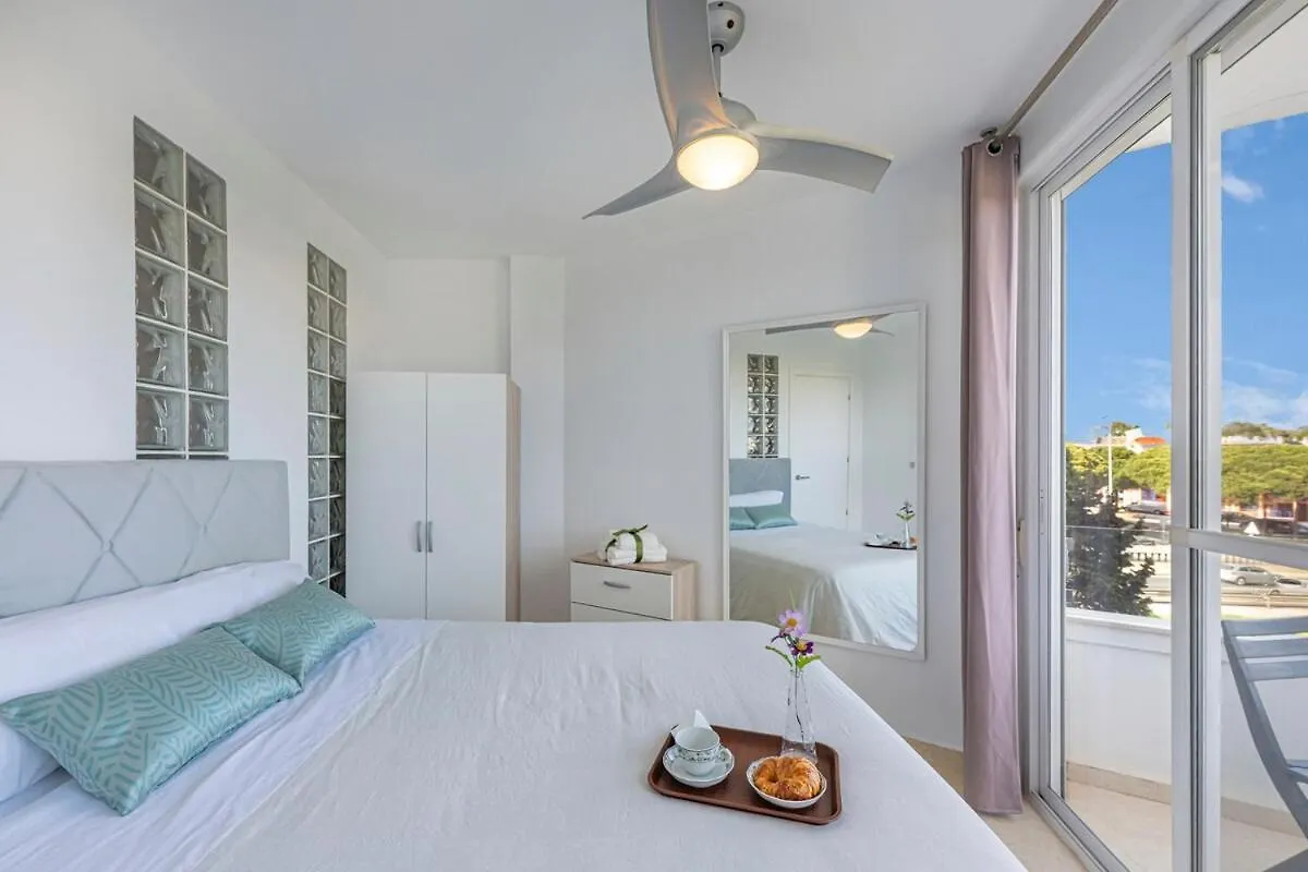 Marvellous 1 Bedroom Beachfront Flat With Parking And Pool Ситио-де-Калаонда Апартаменты
