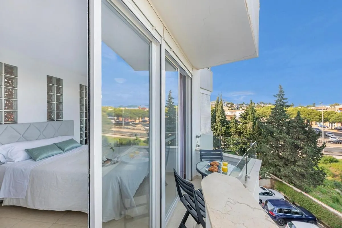 Marvellous 1 Bedroom Beachfront Flat With Parking And Pool Ситио-де-Калаонда