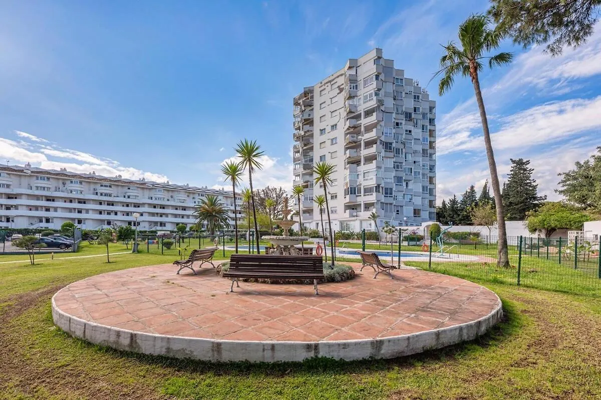 Marvellous 1 Bedroom Beachfront Flat With Parking And Pool Ситио-де-Калаонда Апартаменты